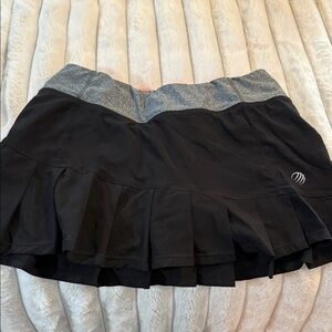 MPG Black and Gray active wear skirt